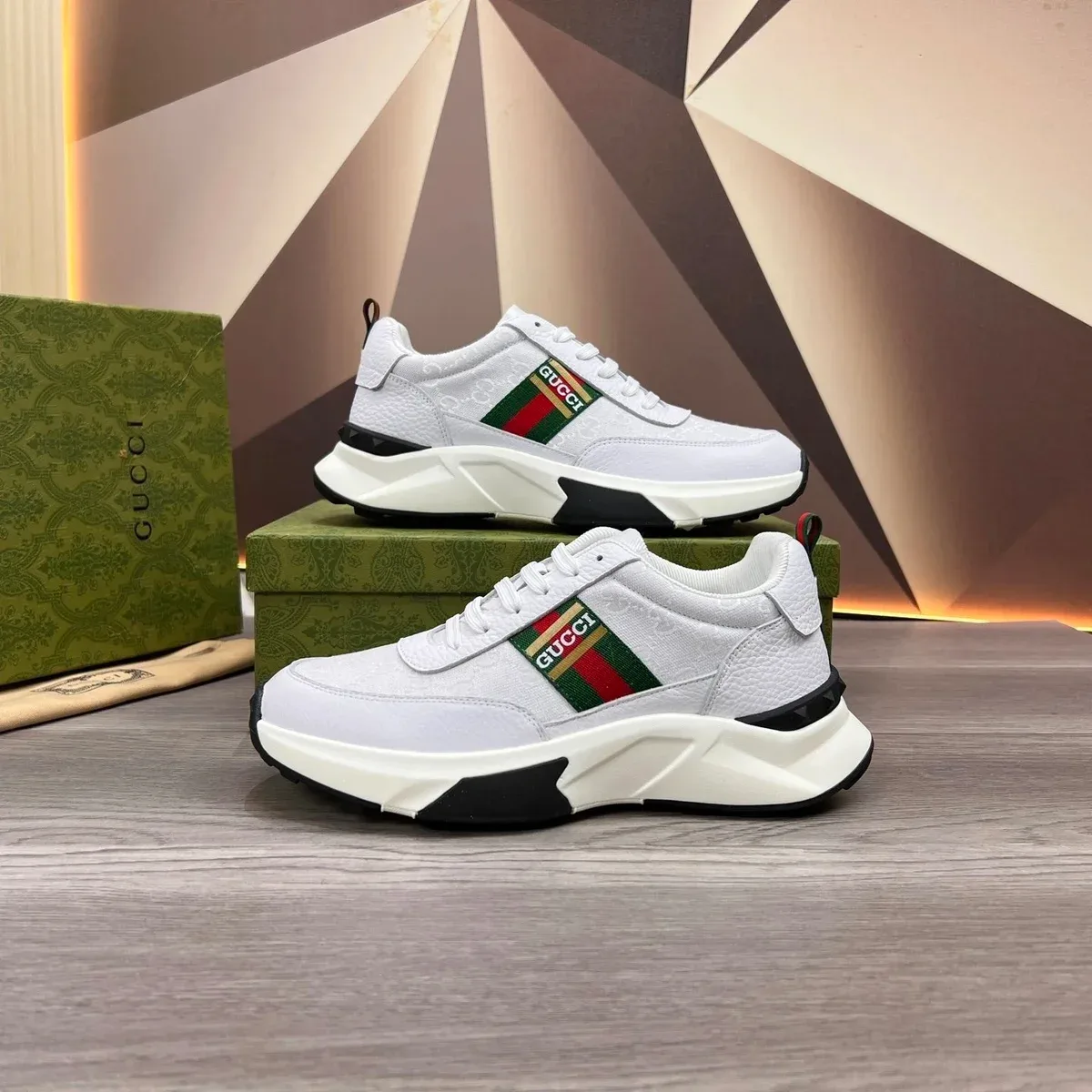 Gucci Gucci Runners White/Green Leather Sneakers White - 1
