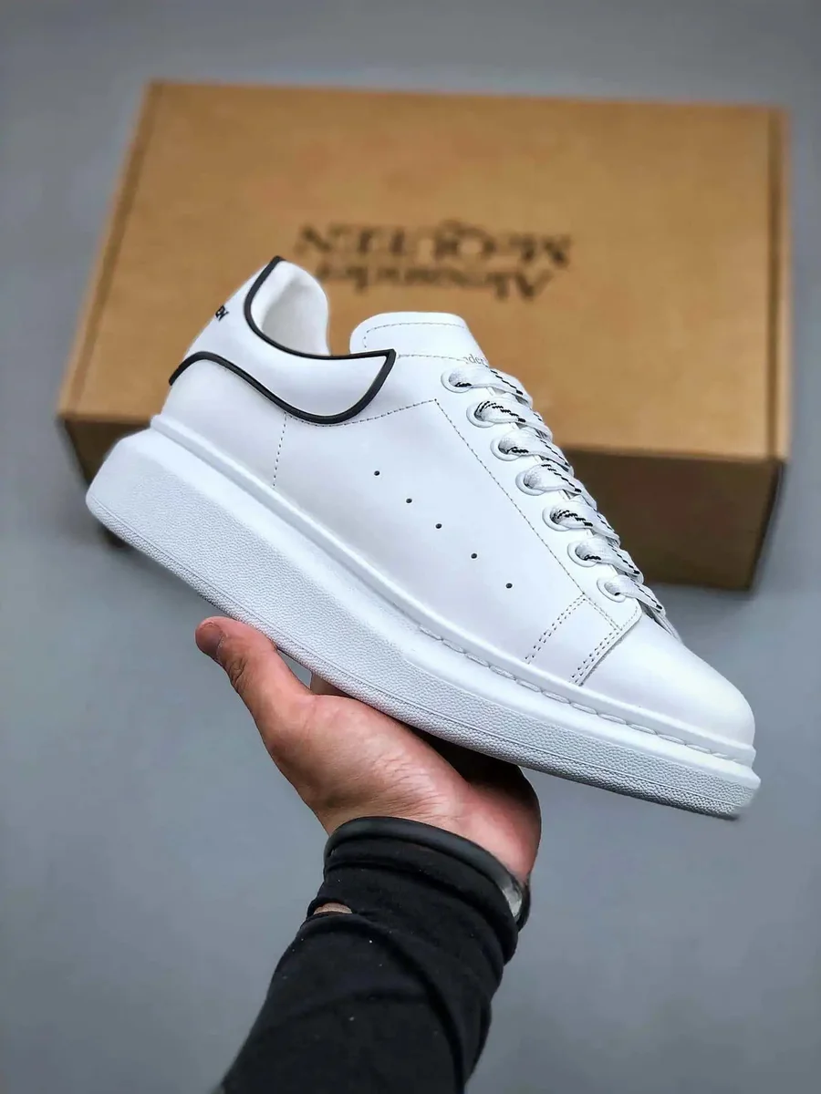 Alexander McQueen Alexander McQueen Oversized White/Black Piping Sneakers White