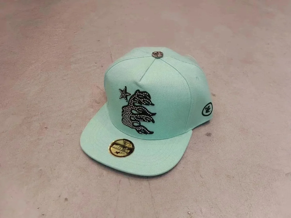 Other H17钻 Mint Green Snapback Cap with Embroidered Design Green - 1