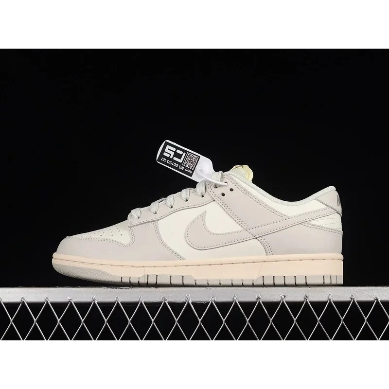 Nike Nike Dunk Low Sail Sneakers Beige