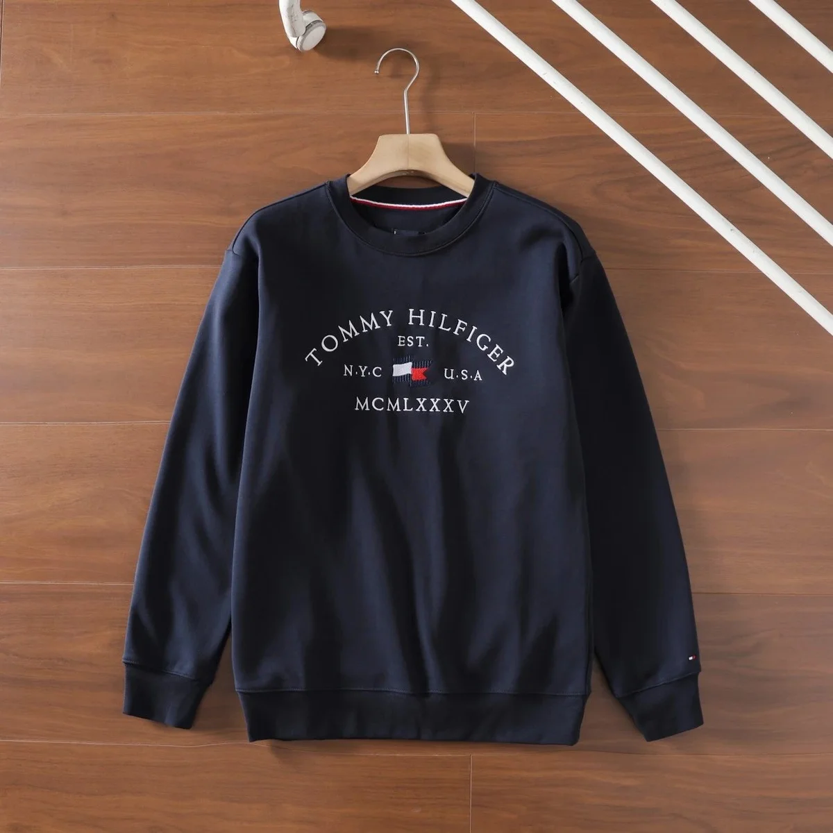 Tommy Hilfiger Tommy Hilfiger Navy Embroidered Crewneck Sweatshirt Navy - 1