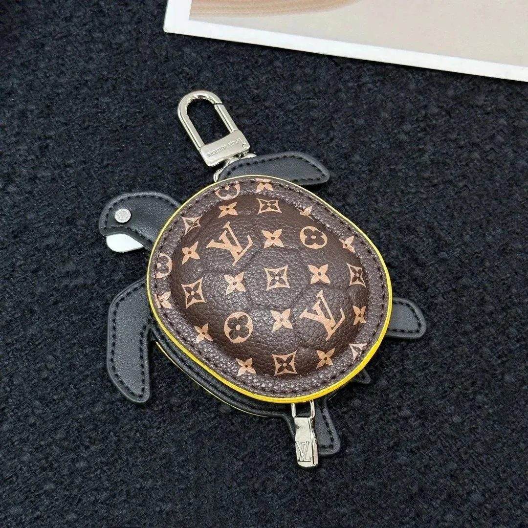 Louis Vuitton — Taška na klíče pro želvy Tabi