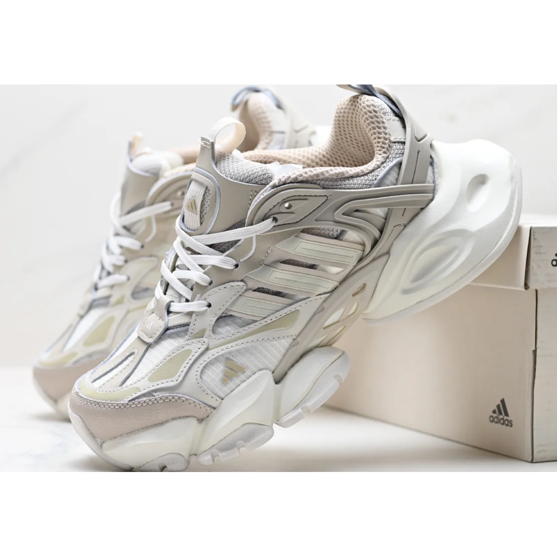 Adidas Adidas Ozweego 06 Beige/White Chunky Sneakers Beige