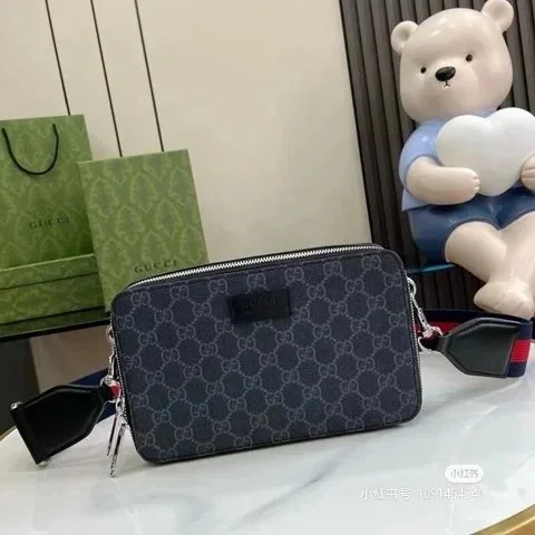 Gucci Gucci GG Supreme Navy Crossbody Bag Navy - 1