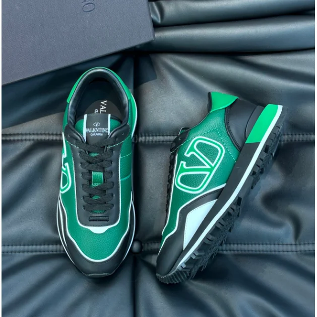 Valentino Valentino Rockstud Green & Black Sneakers Green - 1