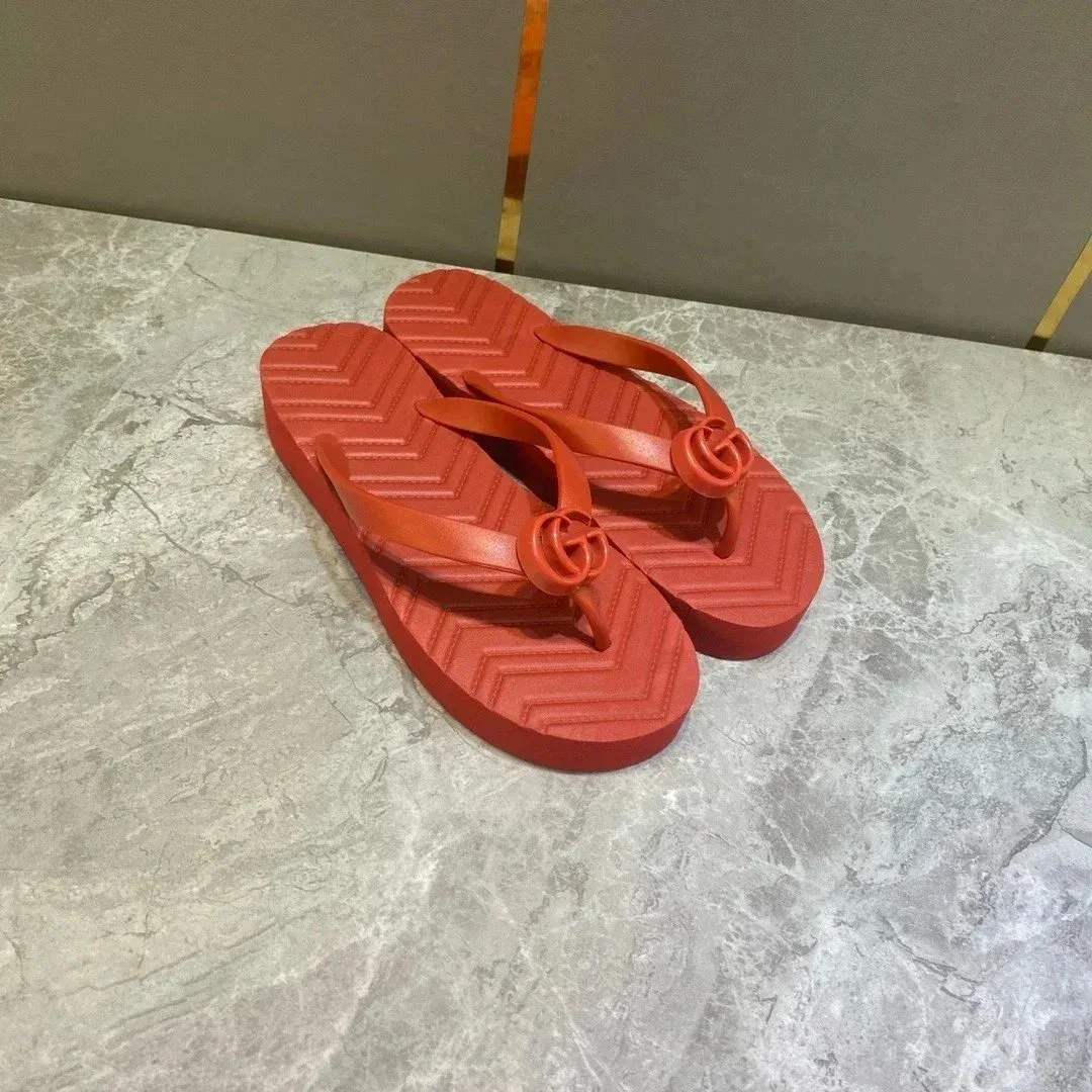 Gucci Gucci Interlocking G Red Flip-Flops Red