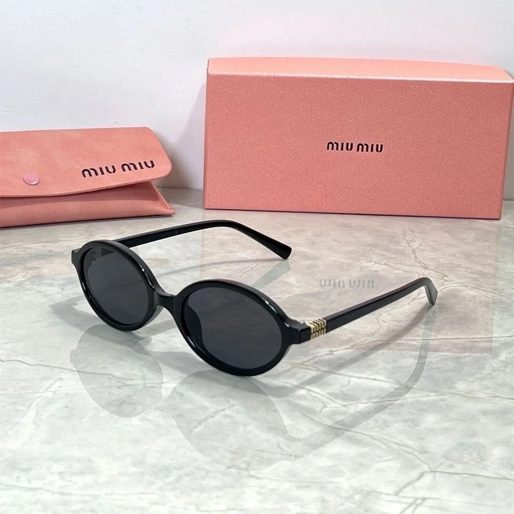 Miu Miu Miu Miu Black Round Sunglasses Black