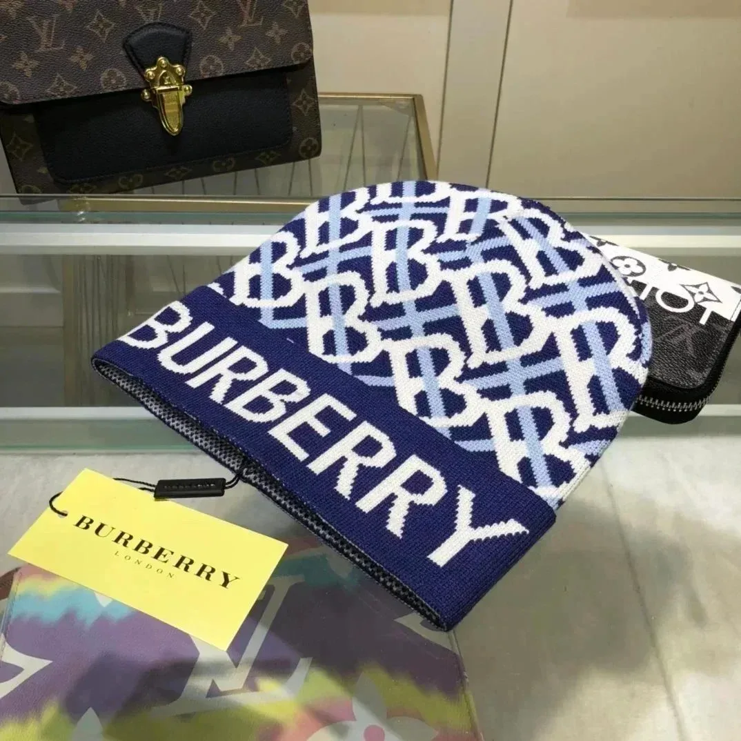 Burberry Burberry Vintage Check Navy/White/Blue Knit Beanie Navy