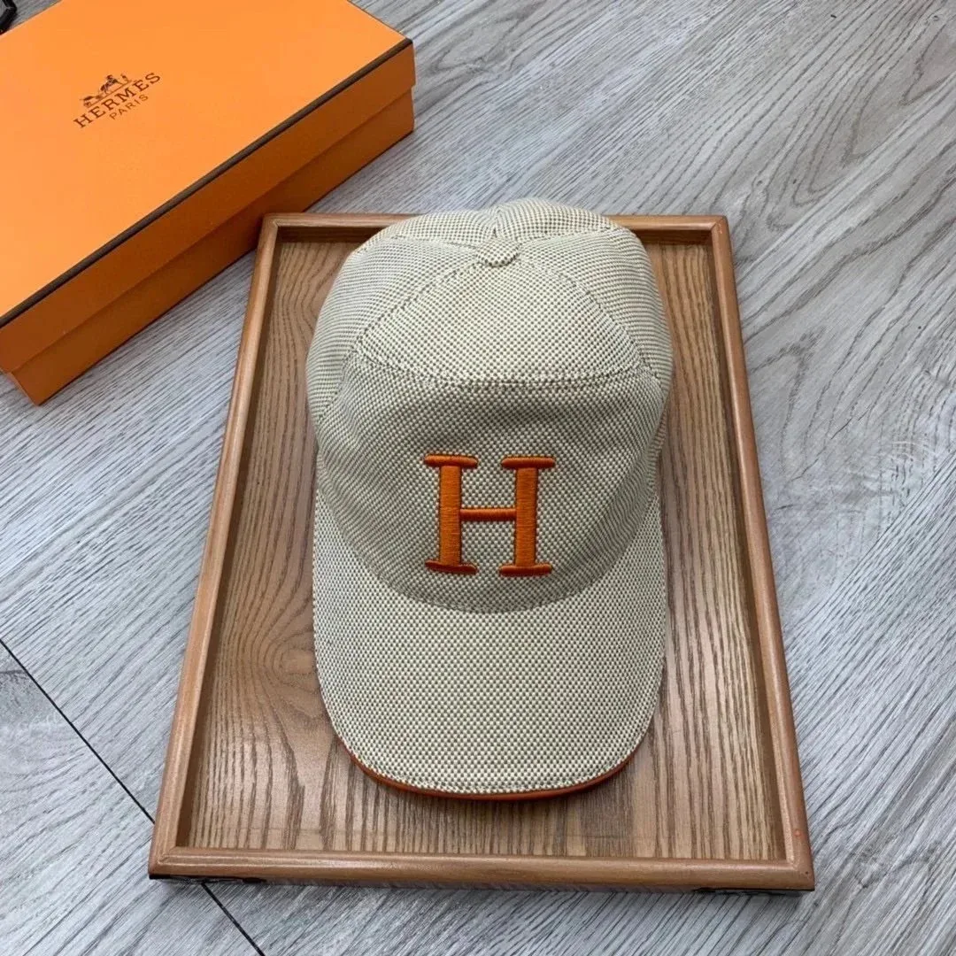 Hermès Hermès Beige/Orange H-Logo Cap Beige