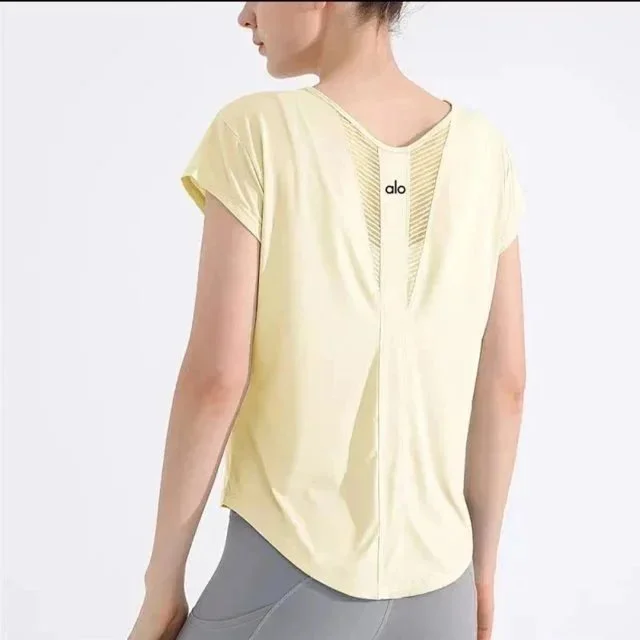 Alo Yoga Alo Cream Yellow T-Shirt Tops Cream - 1