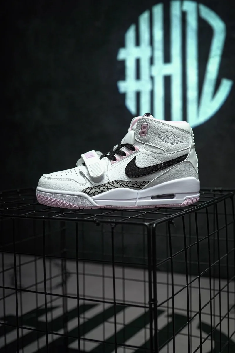 Jordan Jordan Air Jordan 8 White/Black/Pink Sneakers White