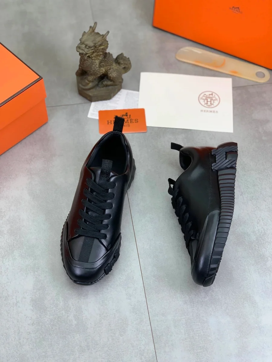Hermès Hermes Runner Triple Black Sneakers Black