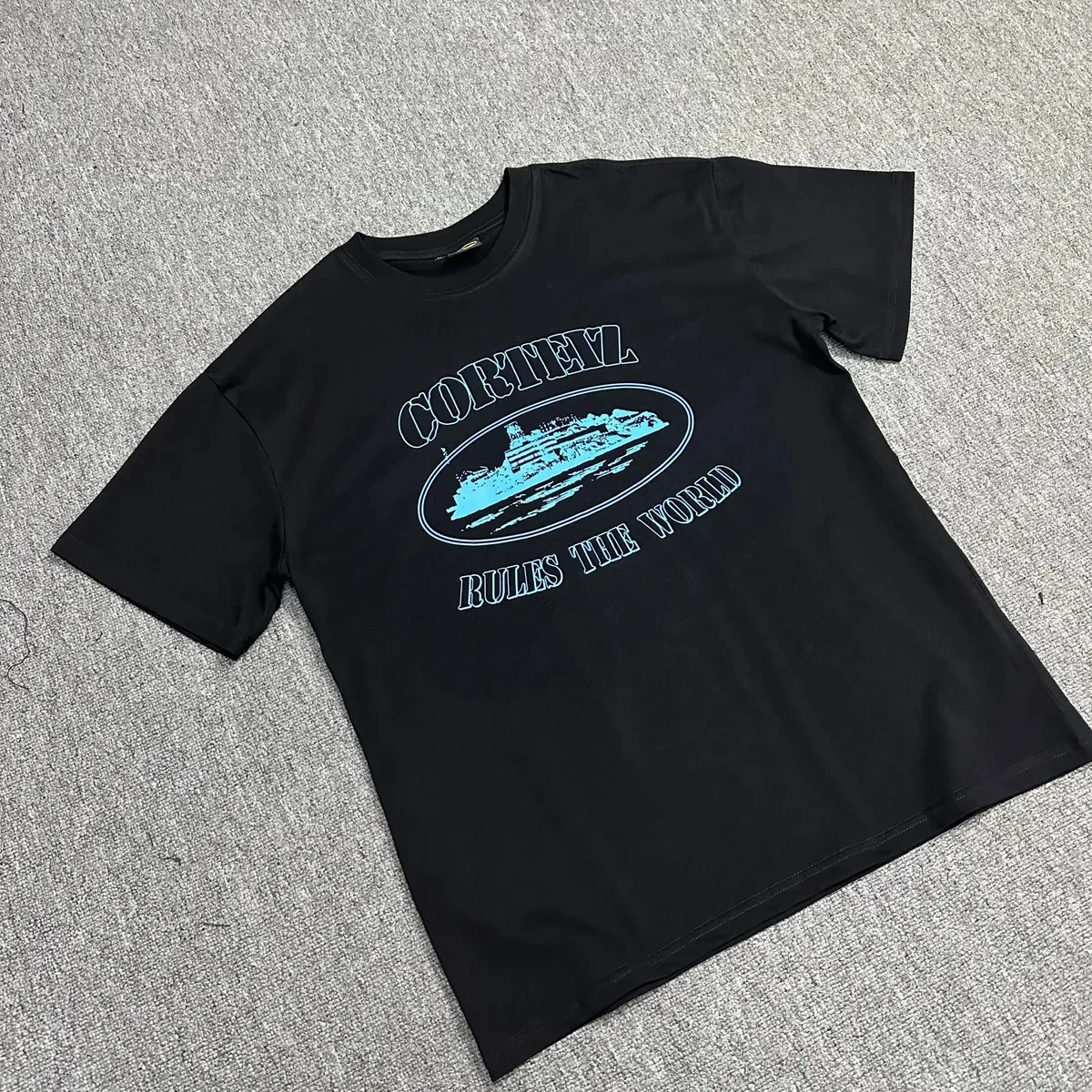 Corteiz Corteiz CRTZ Rules the World Black T-Shirt Black - 1