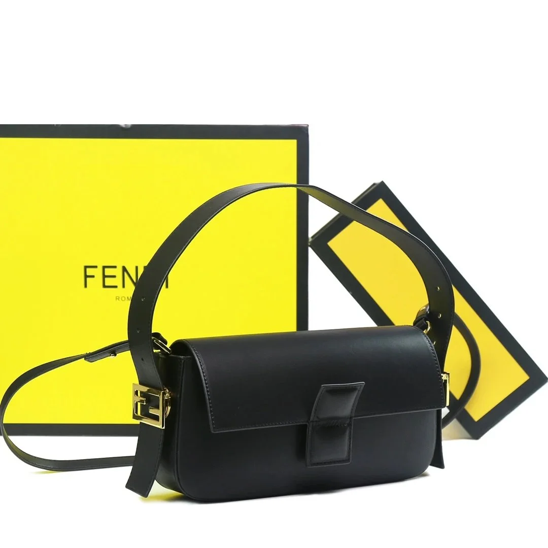 Fendi Fendi Iconic Black Leather Shoulder Bag Black - 1