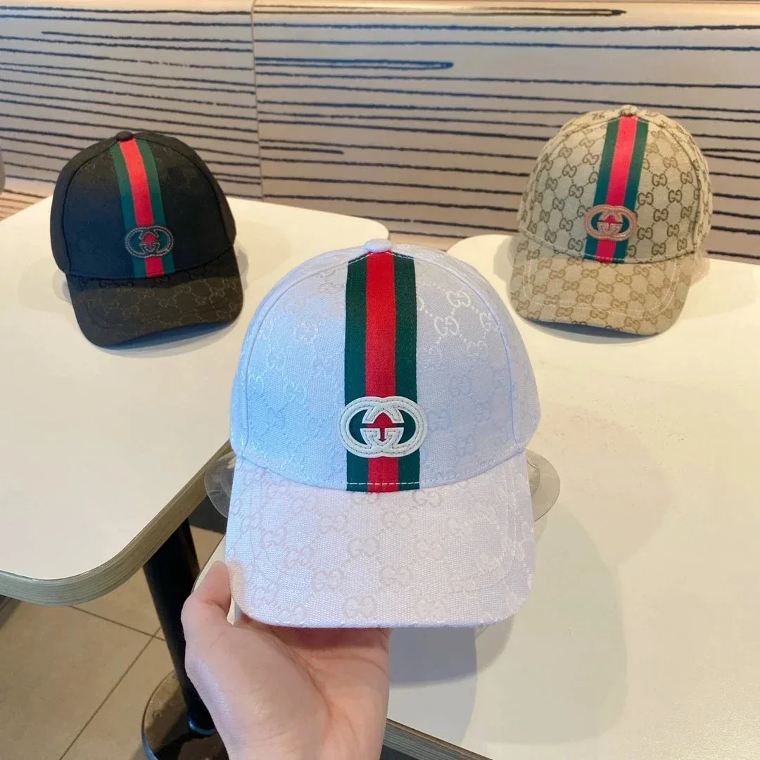 Gucci Gucci GG Supreme White Cap Headwear White - 1