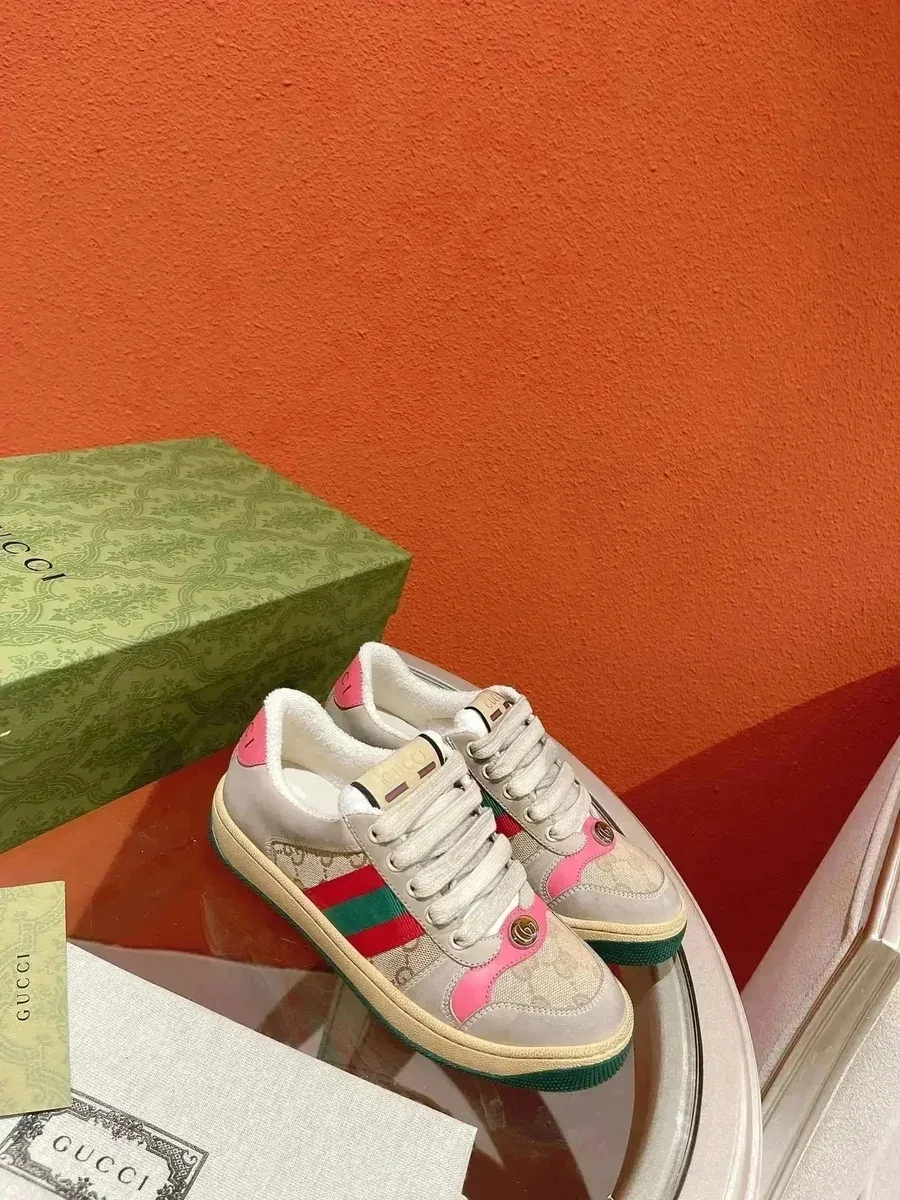 Gucci Gucci GG Supreme Beige/Pink/Red-Green Sneakers Beige