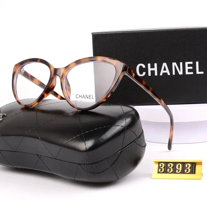 Chanel Chanel Tortoiseshell Cat-Eye Eyeglasses Brown
