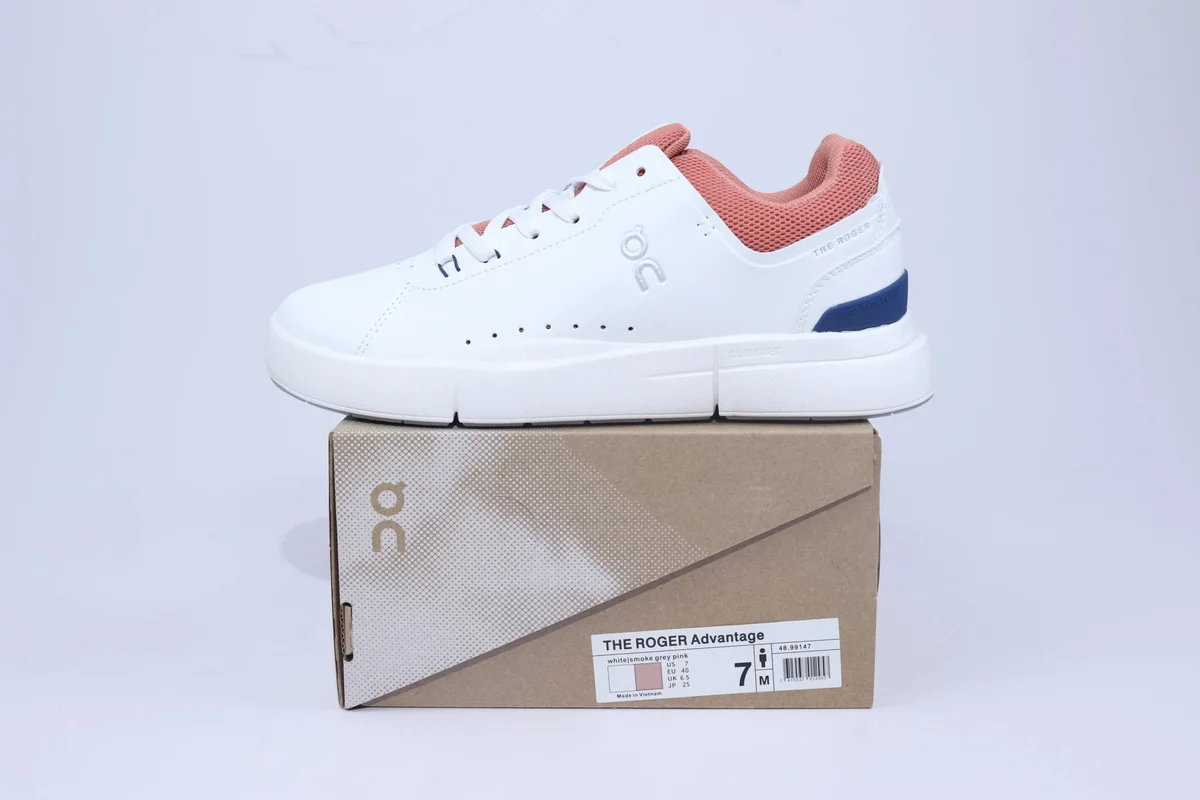 On Running On Running The Roger Advantage White Smoke Grey Pink Sneakers White - 1
