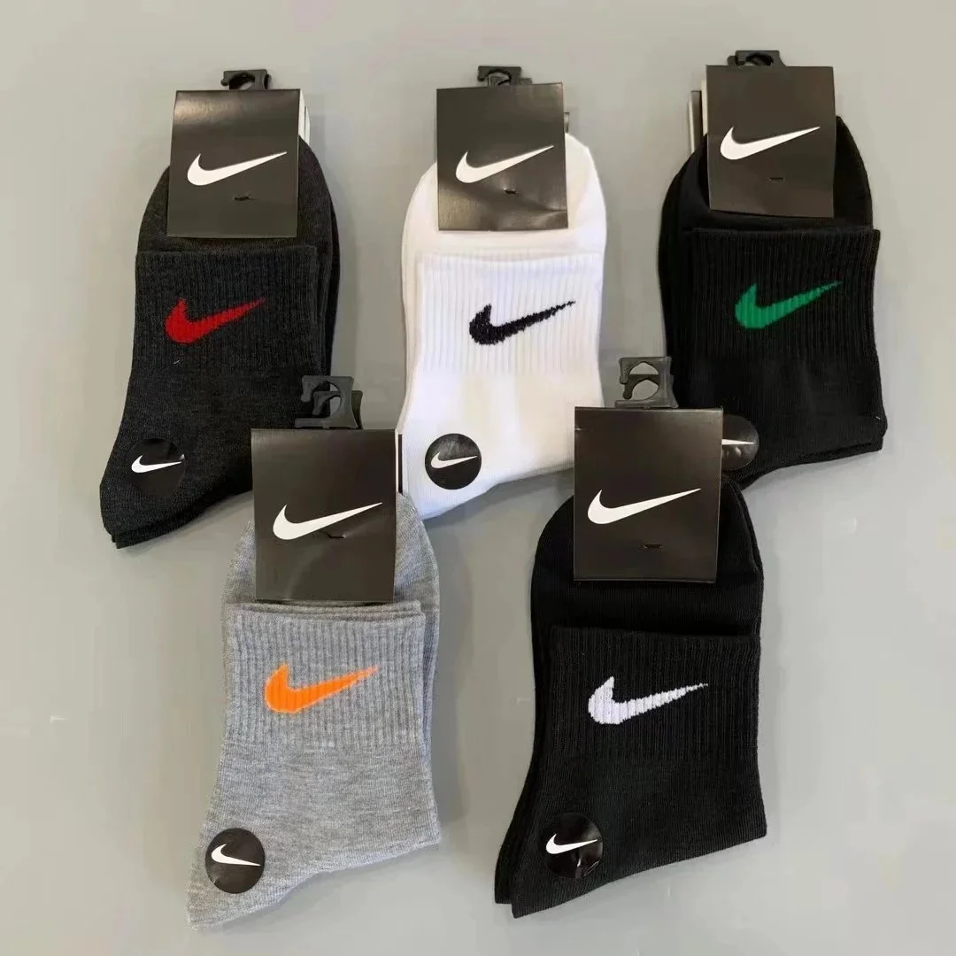 Nike Nike Classic Socks Solid Color Crew Black