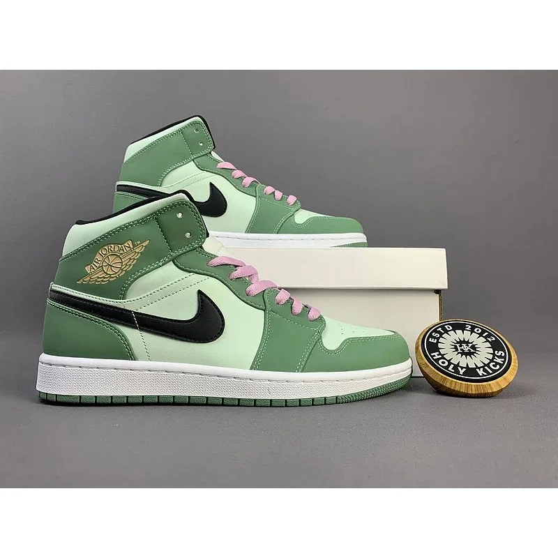 Nike Nike Air Jordan 1 Mid Sail/Pink Laces Green Sneakers Green - 1