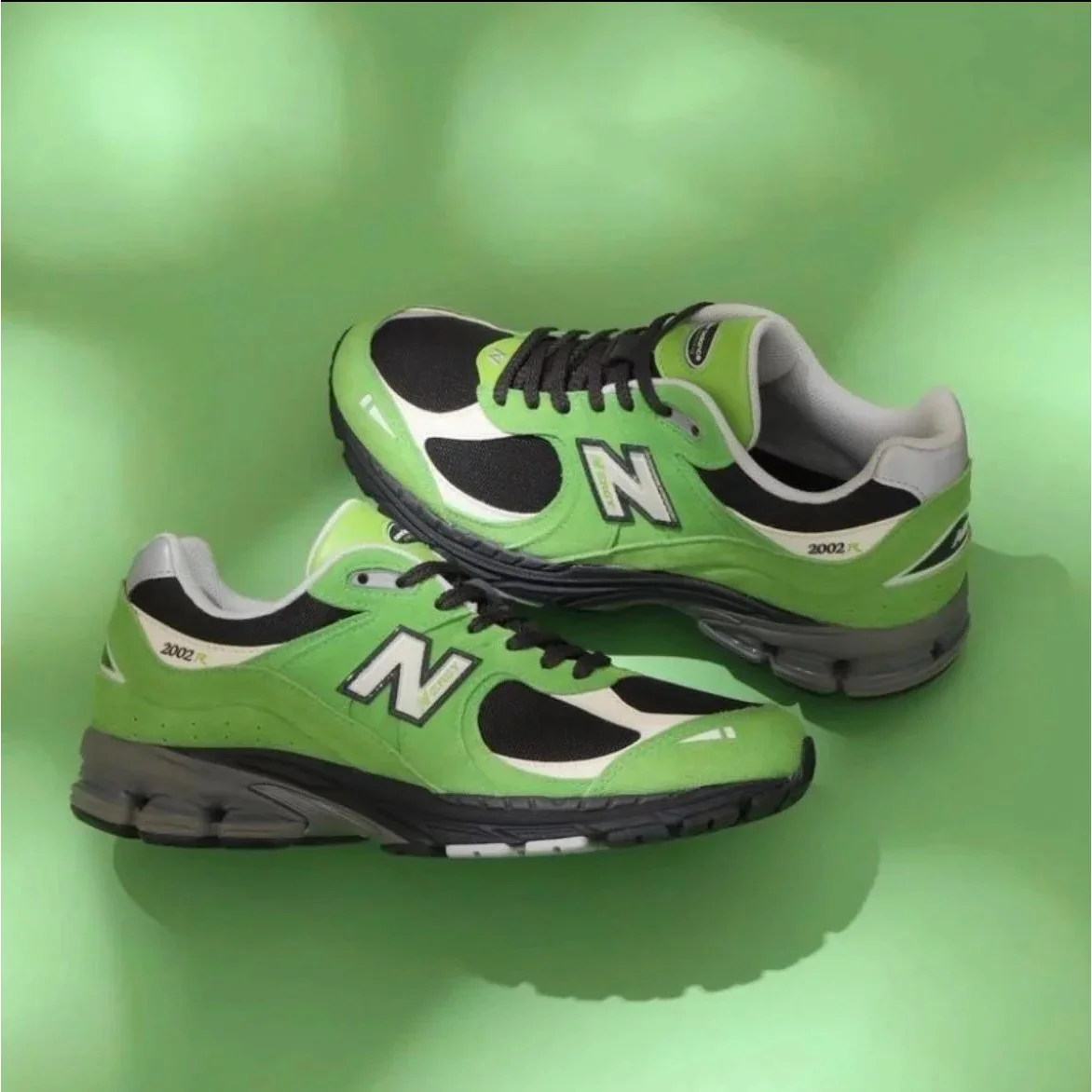 New Balance New Balance 2002R NB2002 RGZ Green Black Sneakers Green - 1
