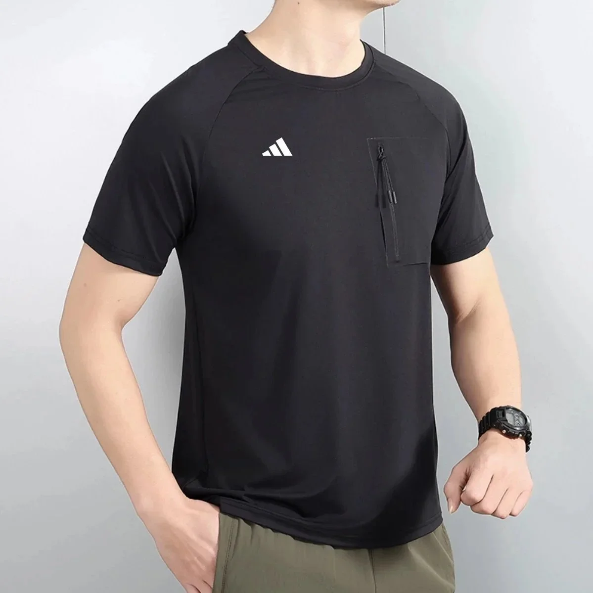 Adidas Adidas Black Solid T-Shirt with Zip Pocket Black - 1