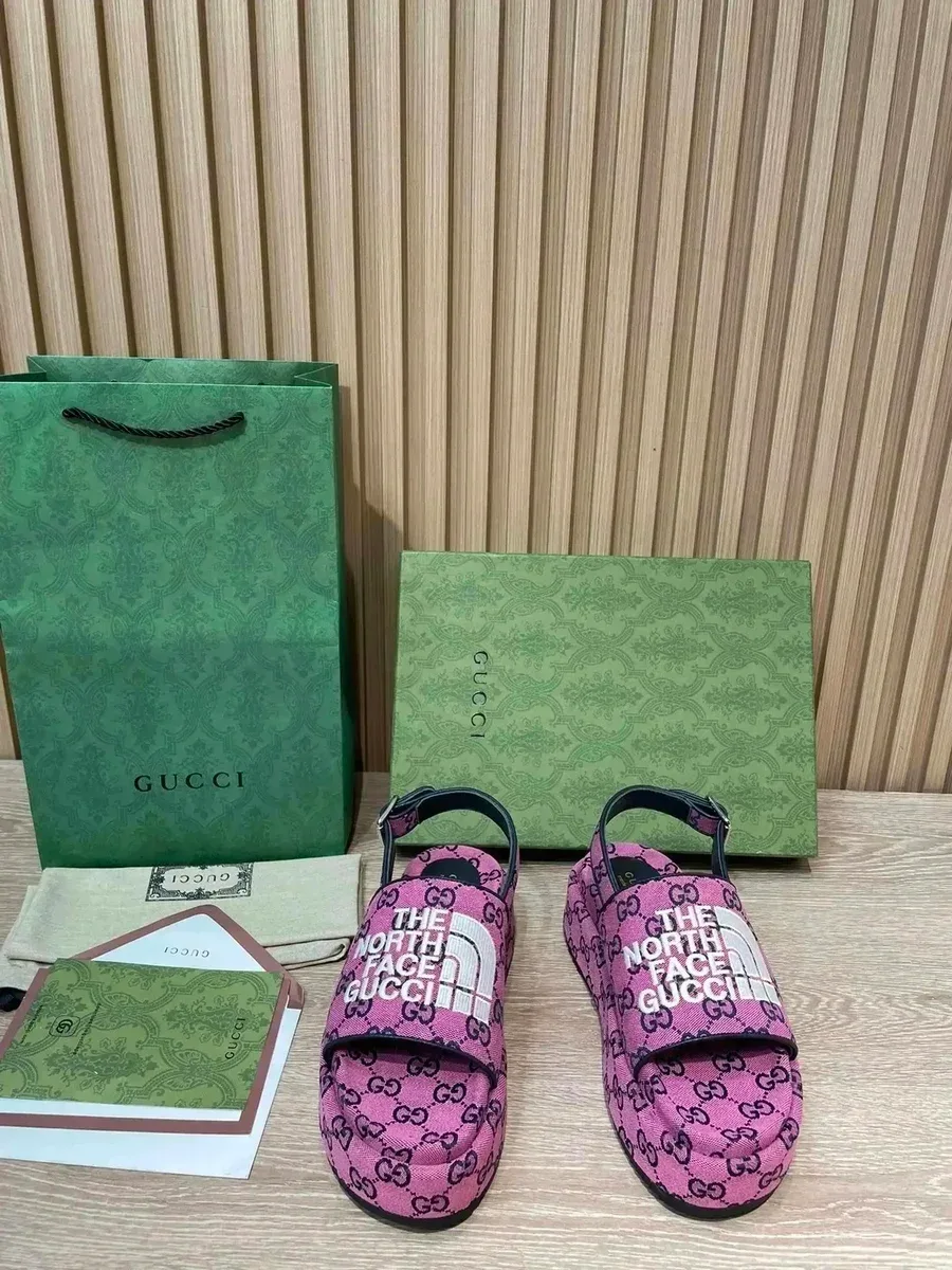 Gucci Gucci The North Face Gucci Pink Slides Sandals Pink - 1