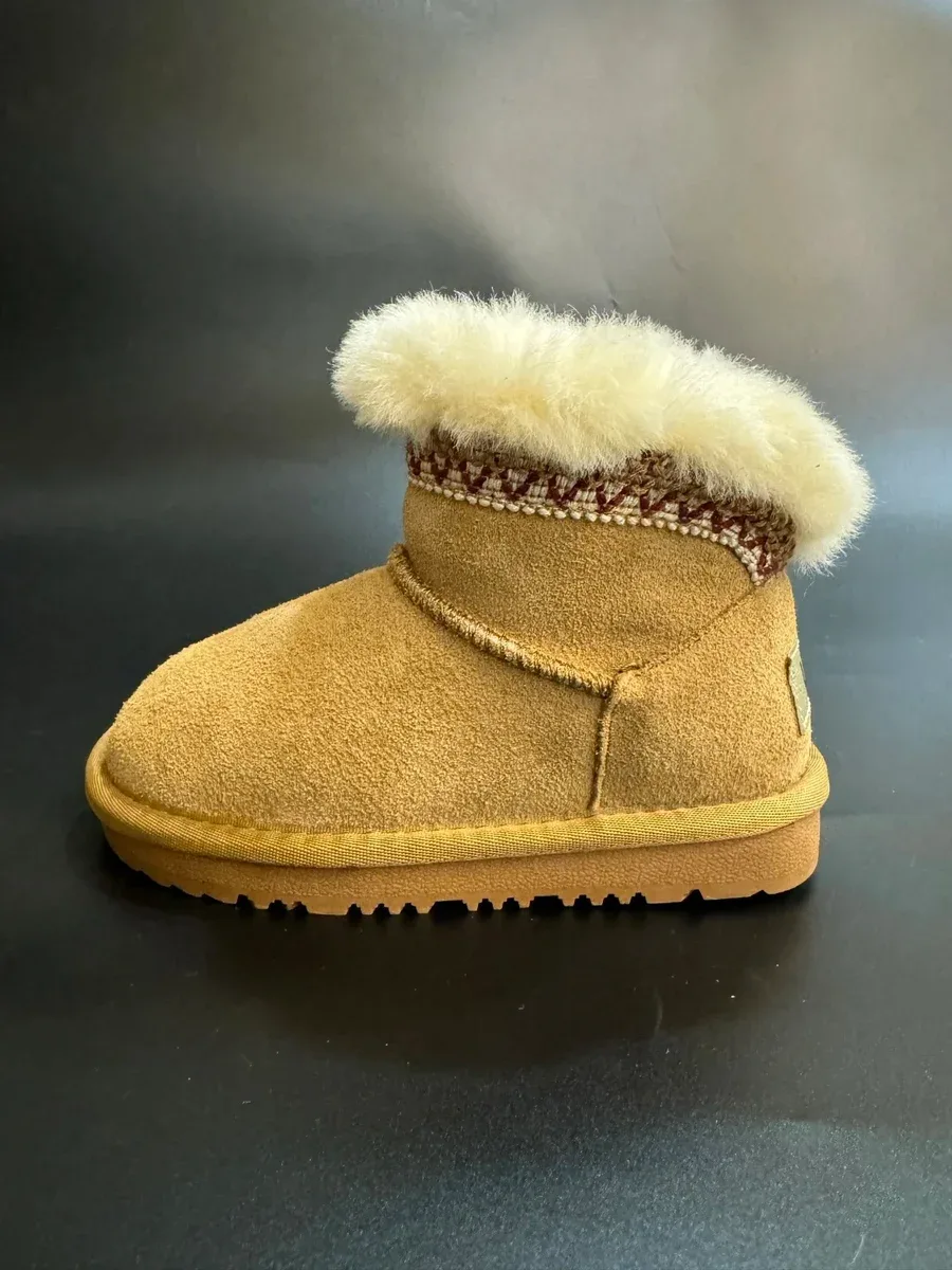 Other Unisex Chestnut Suede Boots with Fur Trim Brown - 1