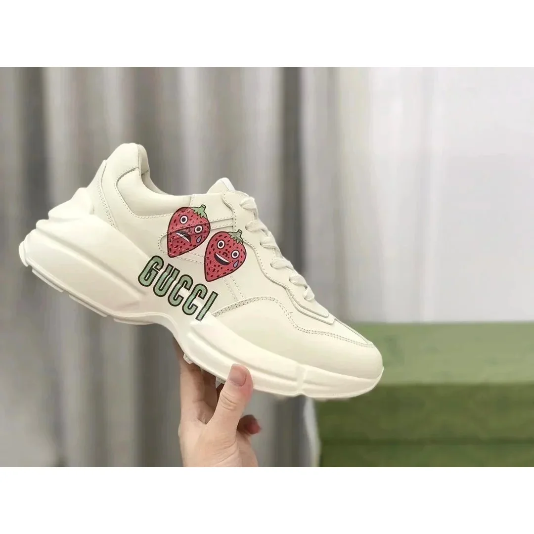 Gucci Gucci Strawberry Print Sneaker Cream Cream