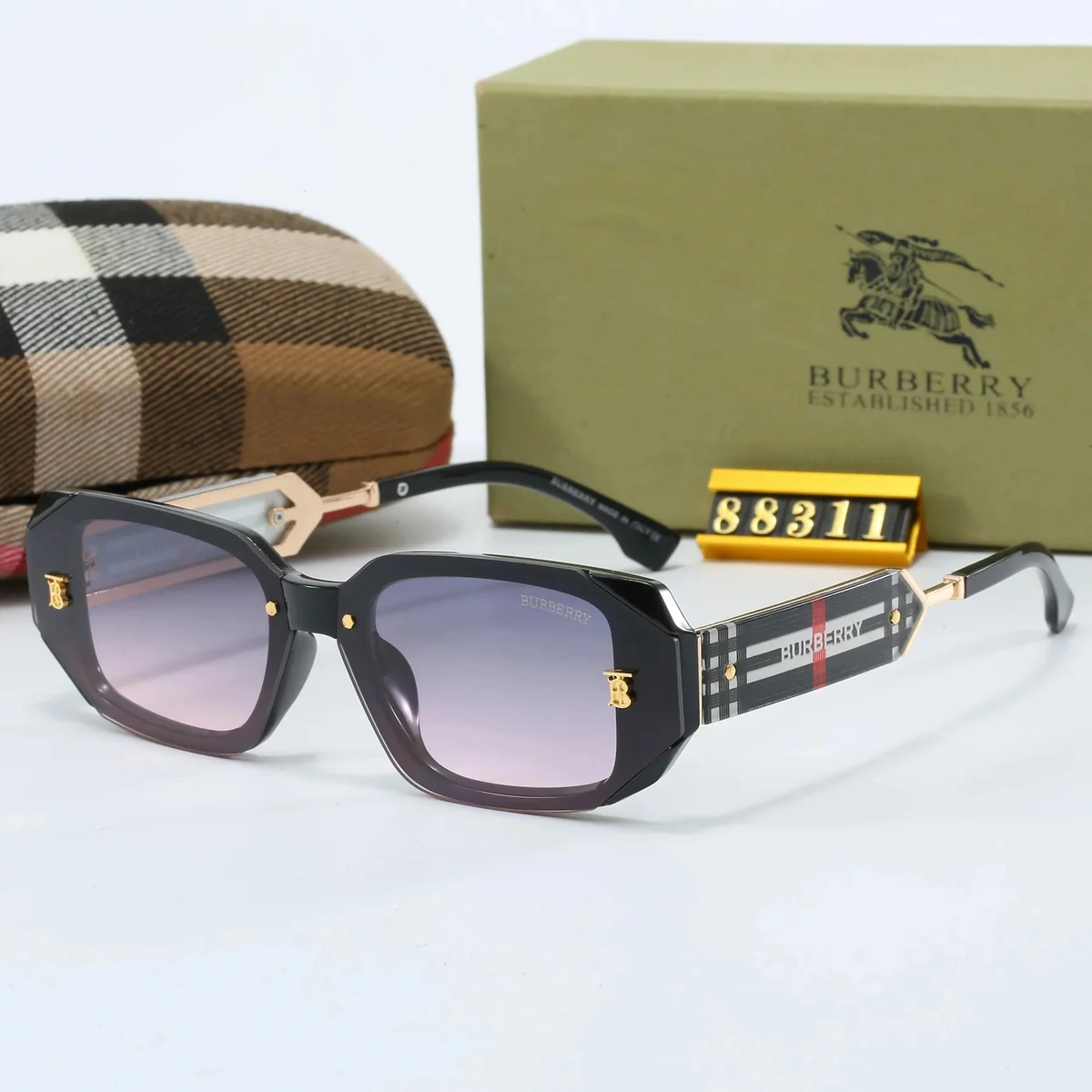 Burberry Burberry Gradient Lens Sunglasses Black & Gold Eyewear Black - 1