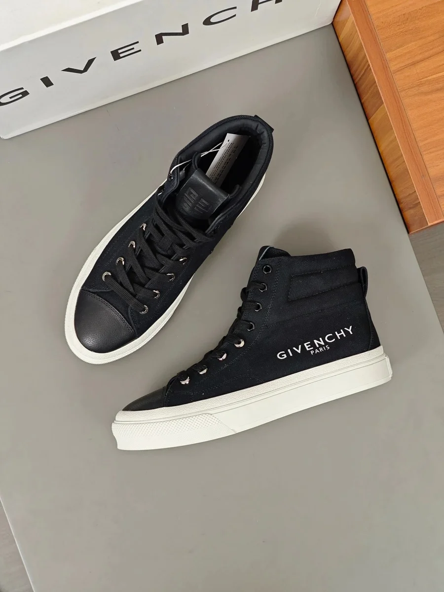 Givenchy Givenchy Antigona Black Canvas Sneakers Black - 1