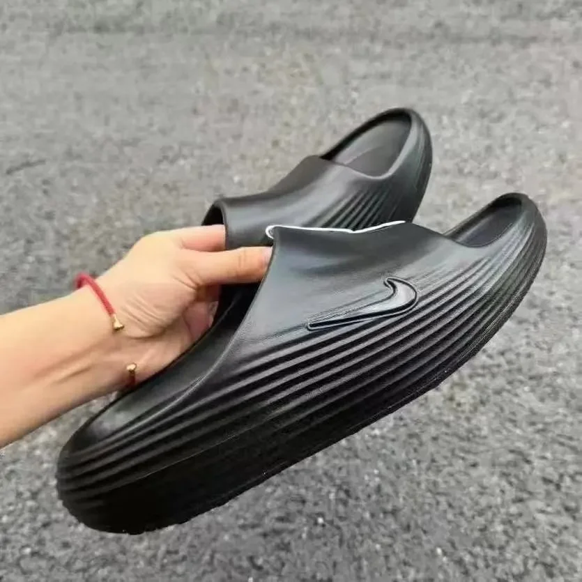 Nike Nike R8 NK Black Slippers Black