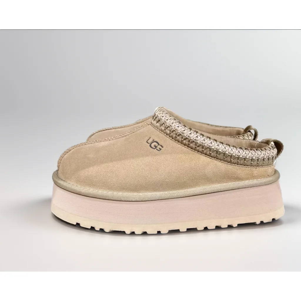 UGG Chinelos clássicos curtos areia bege