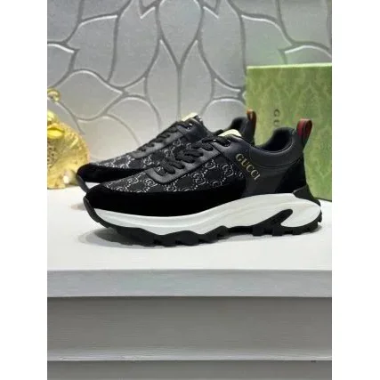 Gucci Gucci Runners Black GG Supreme Sneakers Black - 1