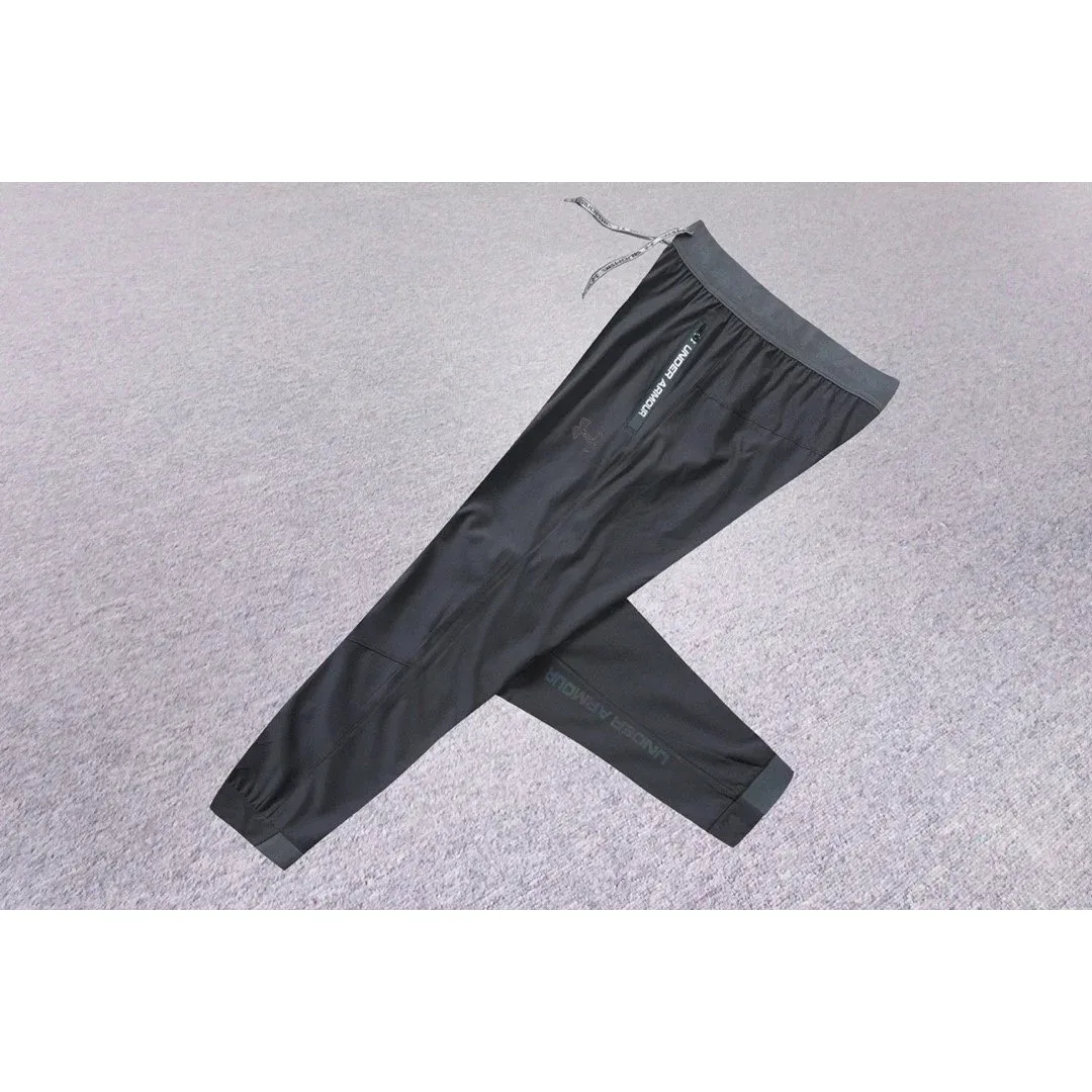 Under Armour Black Solid Pants