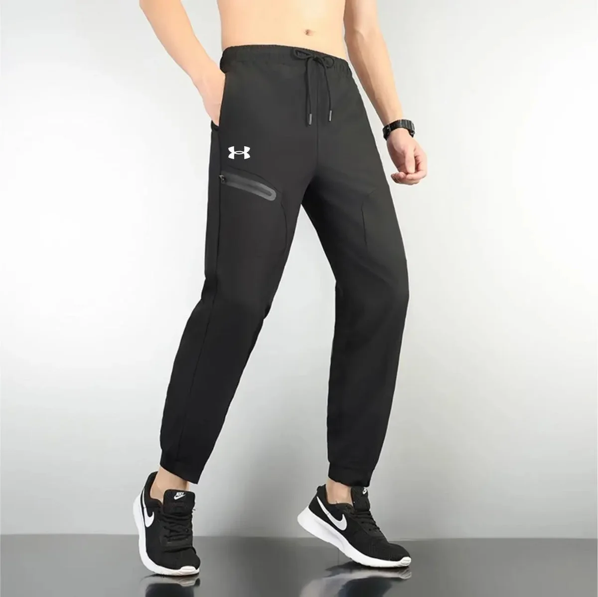 Under Armour Black Solid Trousers