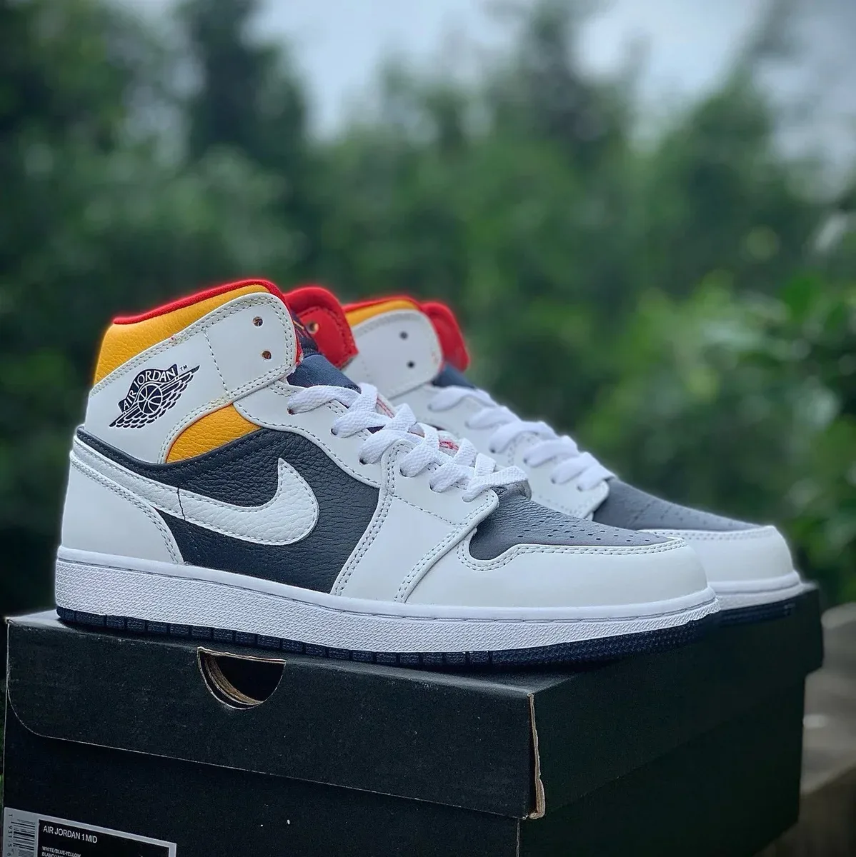 Nike Nike Air Jordan 1 Mid White/Blue/Yellow Sneakers White - 1