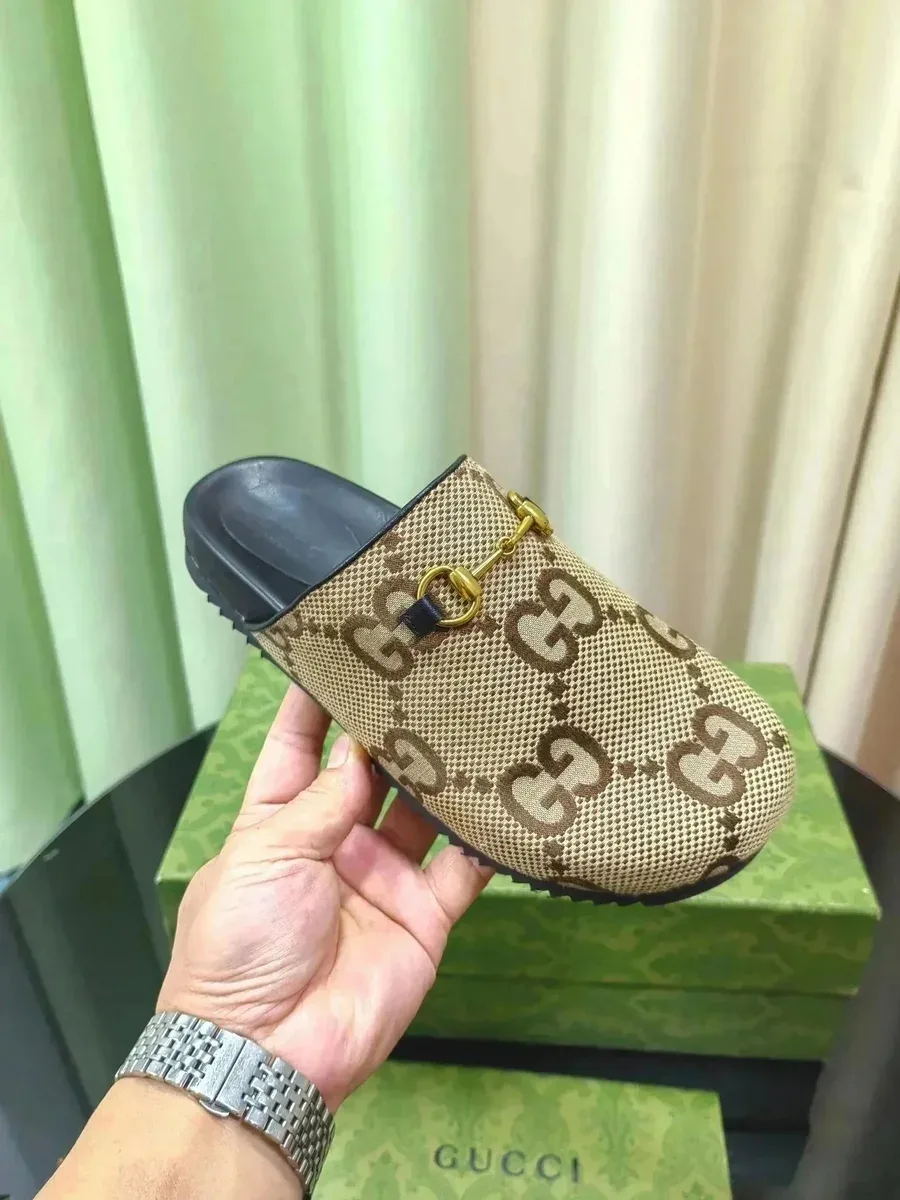 Gucci Gucci GG Supreme Beige/Brown Slide Beige