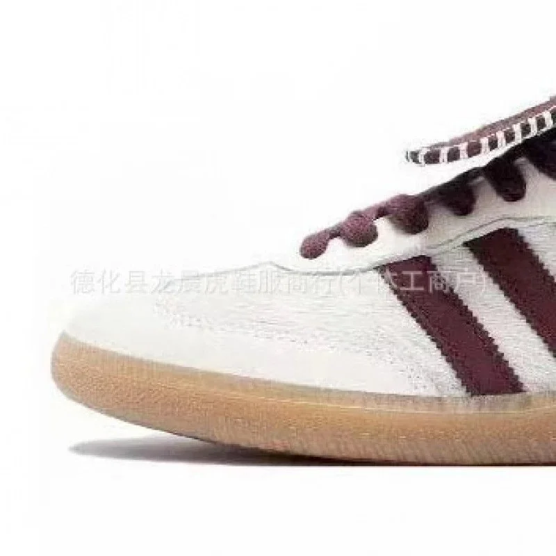 Adidas Adidas Originals Samba White Fuzzy Sneakers White