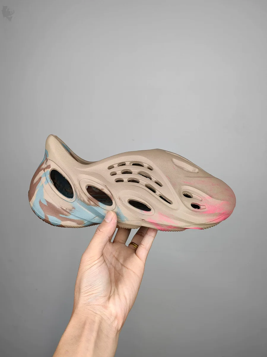 Adidas Adidas Yeezy 700 Blue Brown Pink Sneakers Brown - 1