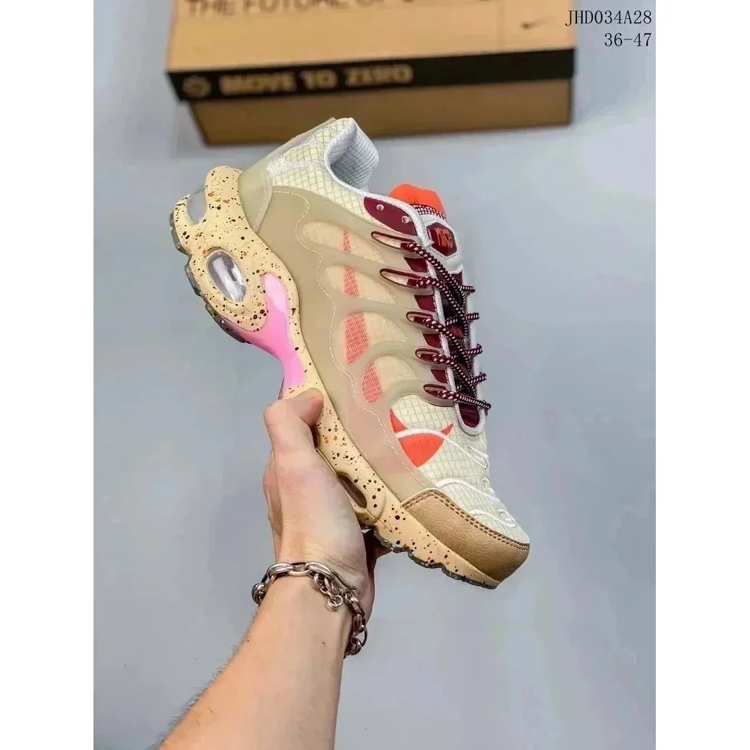 Nike Nike Air Max Plus Tuned Air Sail/University Red Sneakers Beige - 1