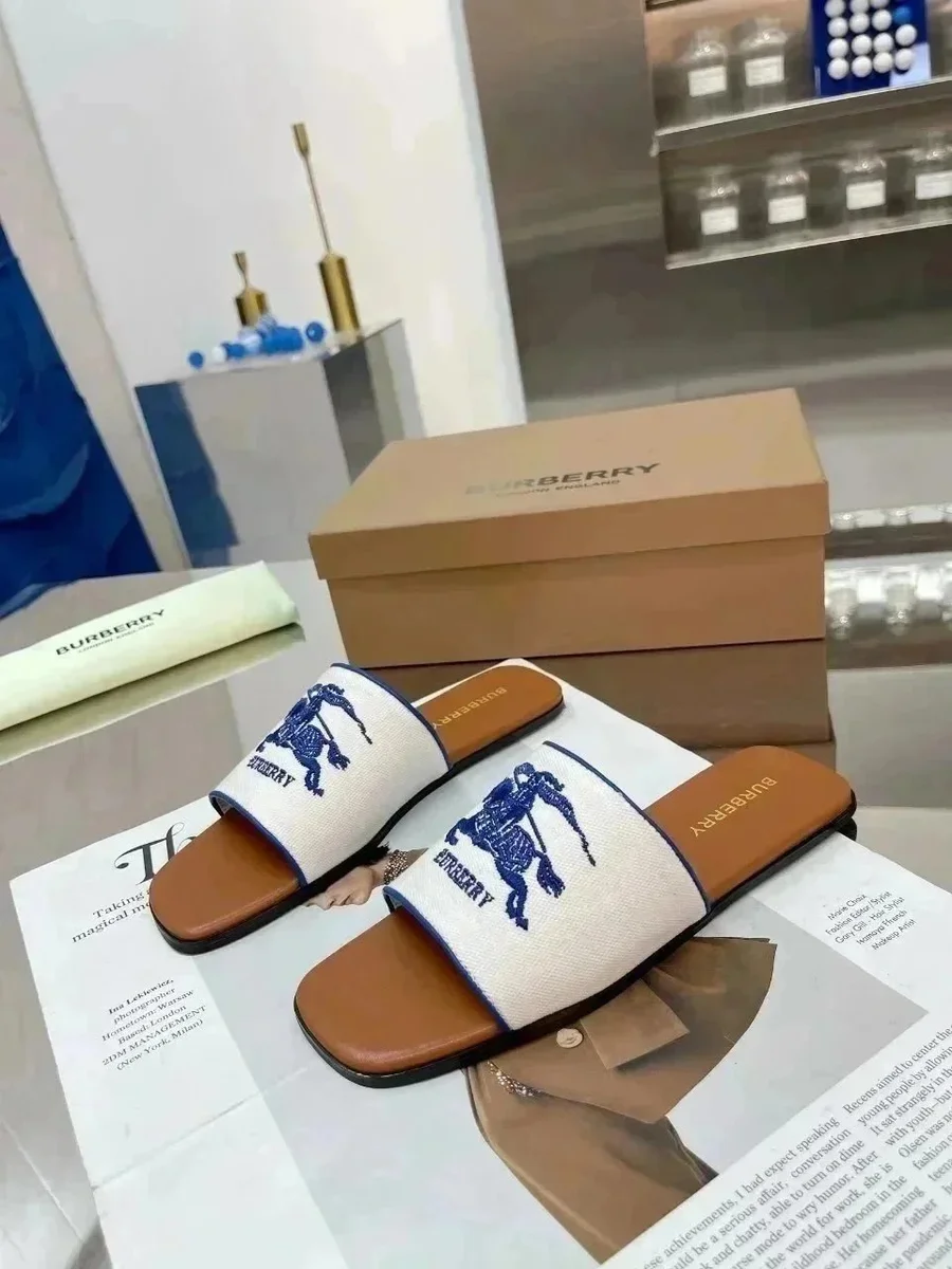 Burberry Burberry Knight Slippers White/Blue/Brown White