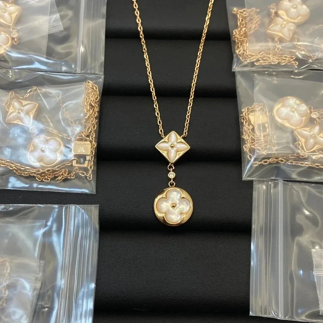 Louis Vuitton Louis Vuitton Monogram Gold Flower Pendant Necklace Gold
