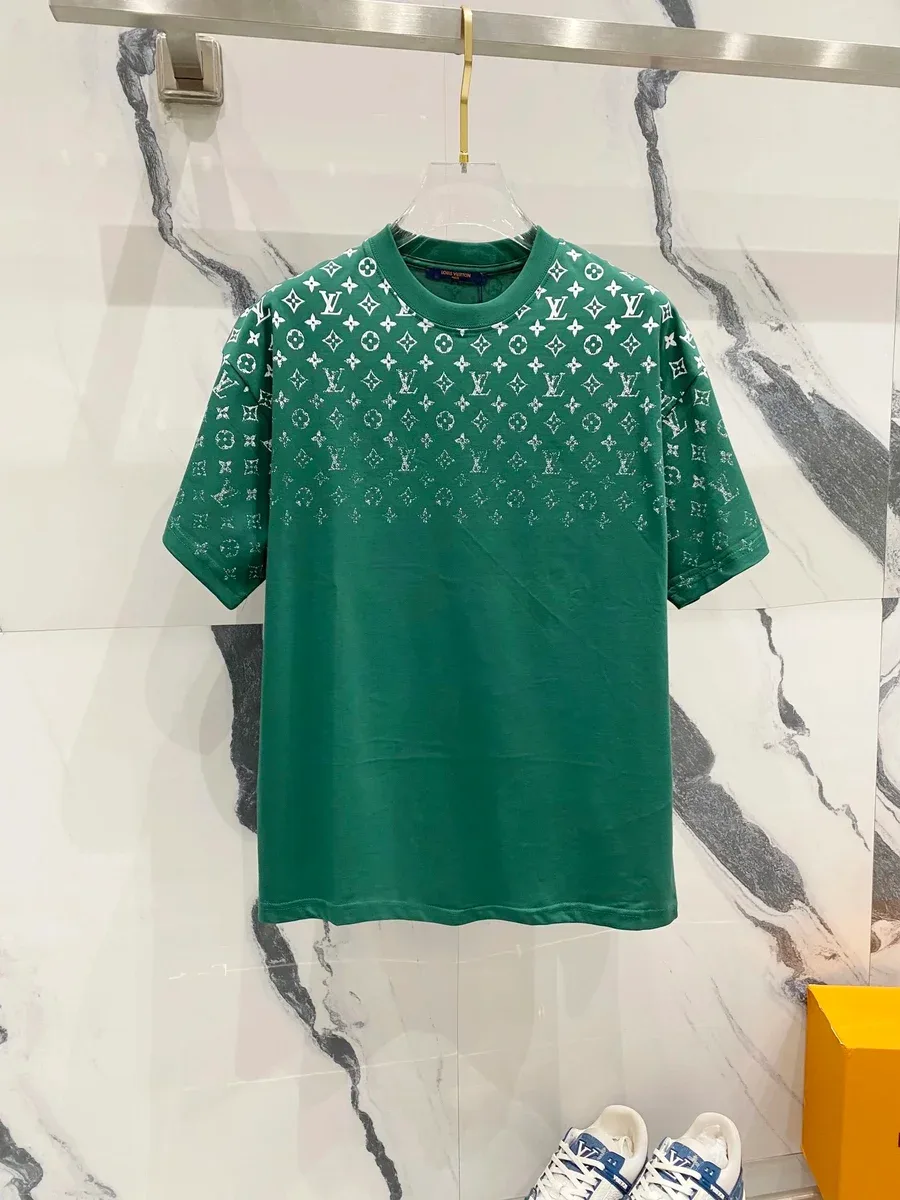 Louis Vuitton Louis Vuitton Classic Logo Green T-Shirt Green