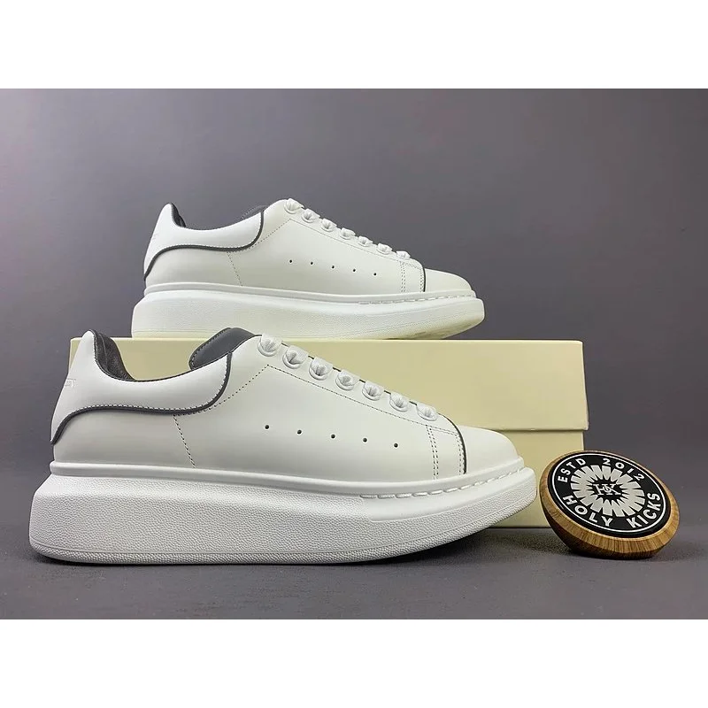 Alexander McQueen Alexander McQueen Oversized White/Black Sneakers White