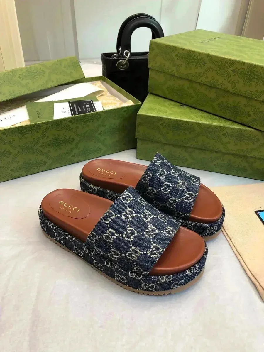 Gucci Gucci GG Supreme Denim Blue/White GG Slides Navy