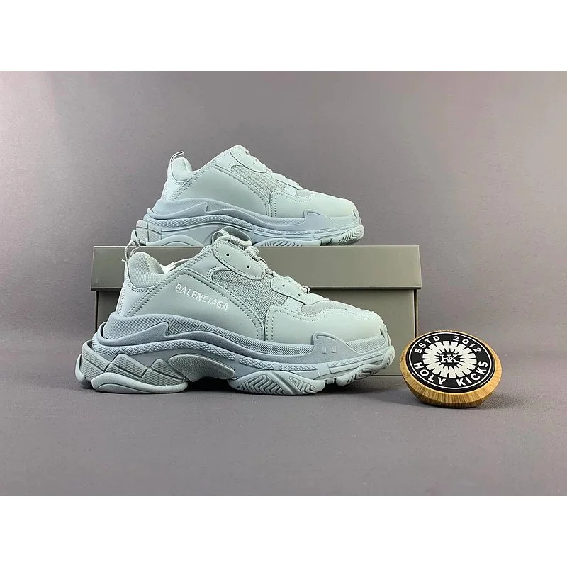 Balenciaga Balenciaga Triple S Light Grey Sneakers Grey