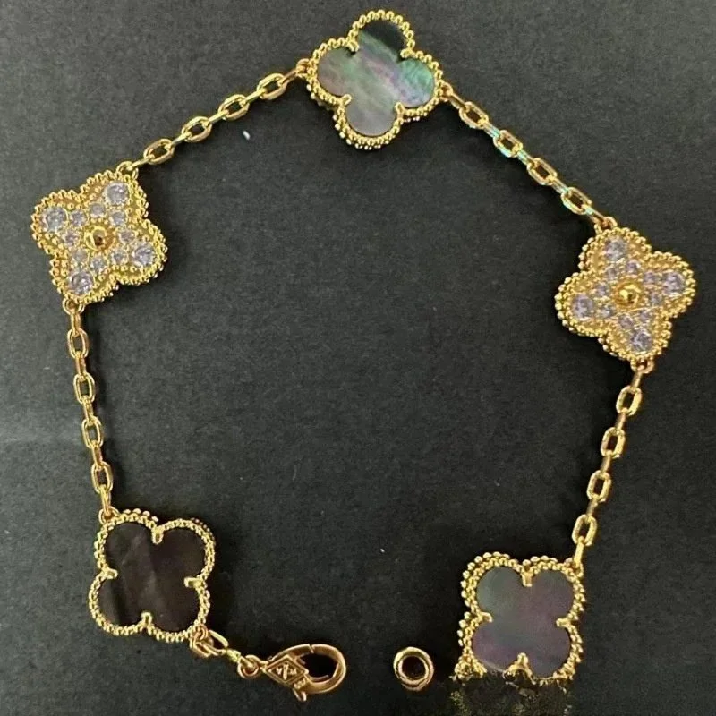 Van Cleef & Arpels Van Cleef & Arpels Alhambra Yellow Gold Clover Bracelet Gold