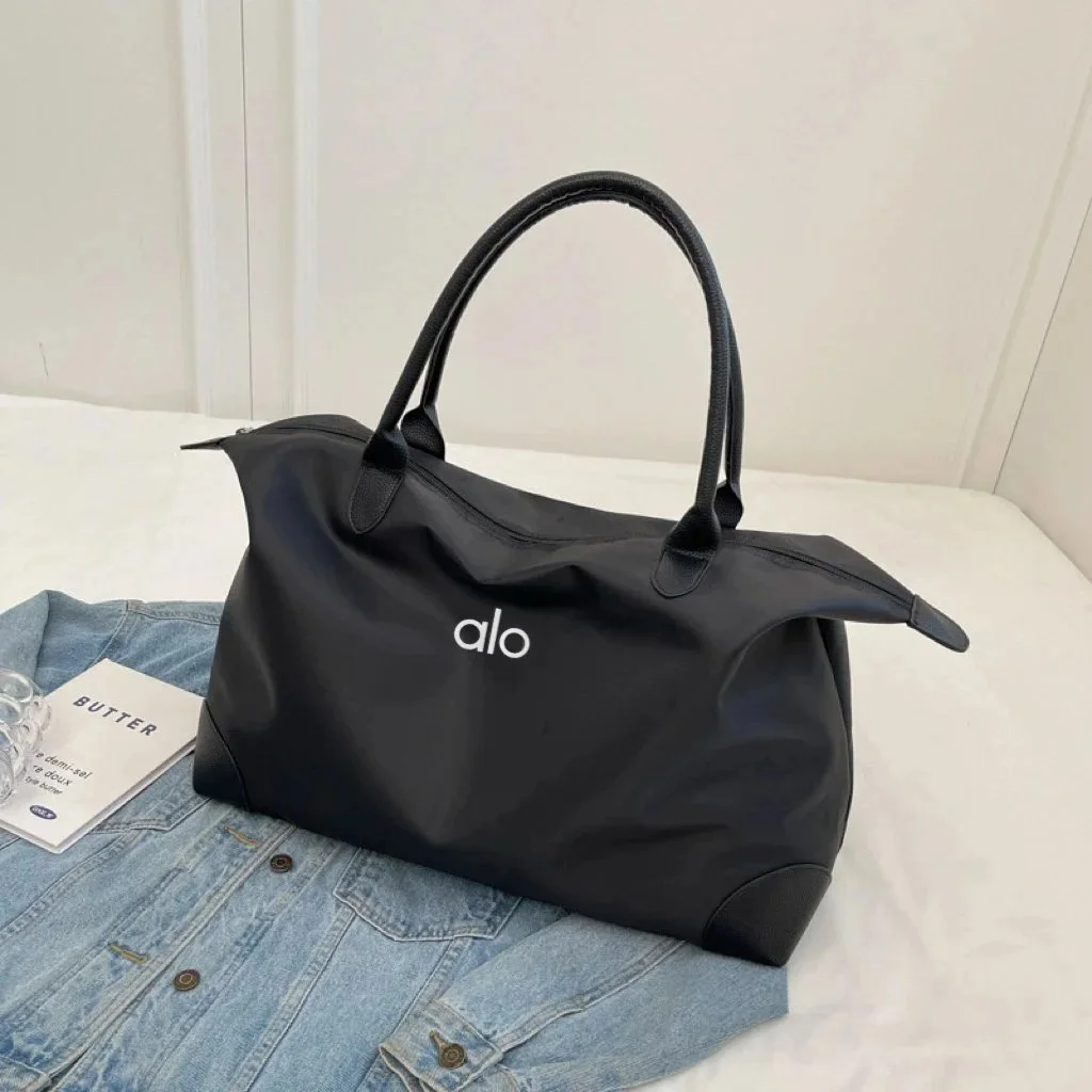 Alo Yoga Alo Black 'alo' Logo Travel Bag Black - 1