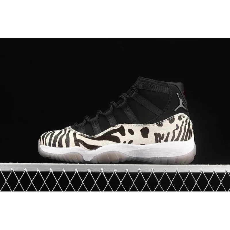 Jordan Air Jordan 11 Zebra Black/White Sneakers Black